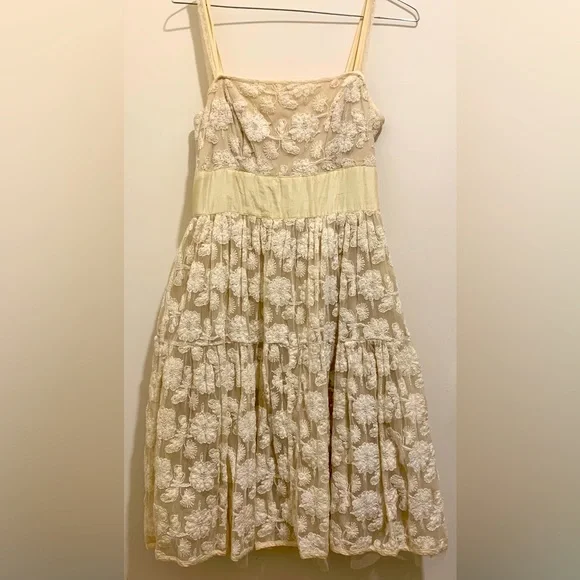Lid Dresses | Cream Spaghetti Strap Dress with Embroidered Flowers by Lid Size 8 | Color: Cream | Size: 8 | Checkthisout07'S Closet